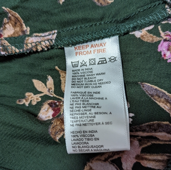 2/$40 ✨Urban Outfitters Wrap Floral Dress - Picture 5 of 7